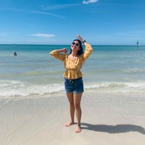 Meet your Posher, Camille